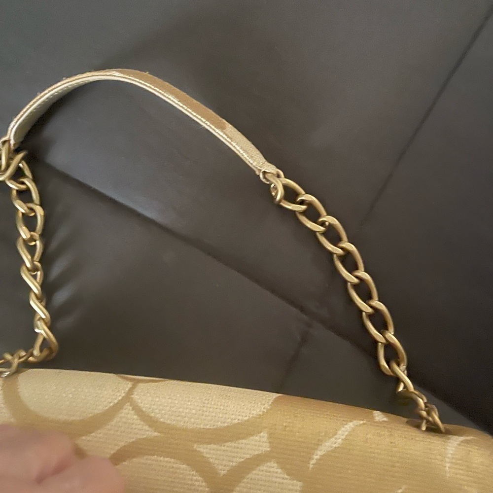 Vintage CHANEL rare GOLDen cream bag - Picture 7 of 11